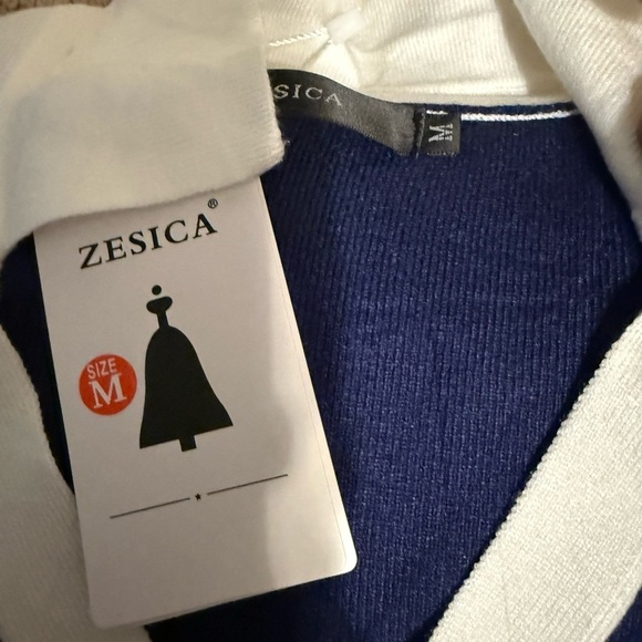 Knit mini dress - Picture 2 of 3